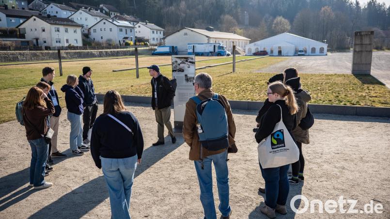 Die KZ-Gedenkstätte Flossenbürg verwandelte sich drei Tage lang in ein Lern-Labor für junge Menschen. Bild: ELKB/Benedikt Gradl