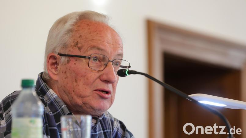 80 Jahre Kriegsende - Vortrag von Dieter Dörner im großen Rathaussaal. Bild: Wolfgang Steinbacher