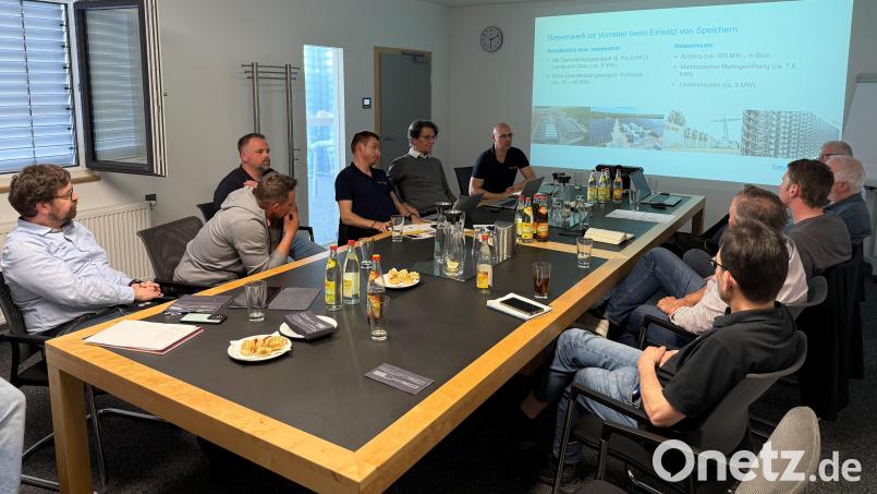 Unternehmerstammtisch des Gewerbeparks Erbendorf zum Thema &quot;Energie&quot; bei der Firma IGZ. Bild: rw