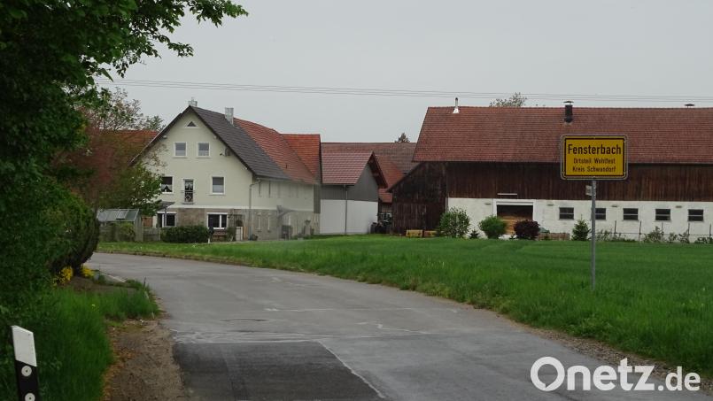 Die durch den Fensterbacher Ortsteil Wohlfest führende Ortsverbindungsstraße wird für den Schwerlastverkehr gesperrt.&quot;Wir warten nur noch auf die Schilder&quot;, informierte Zweiter Bürgermeister Florian Adam den Gemeinderat. Bild: Houschka