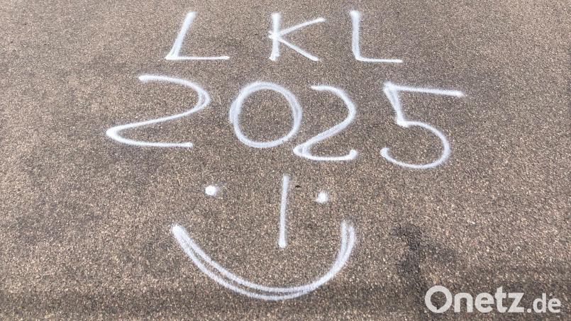 Eine der Markierungen, die zum Lauf entlang der Strecke angebracht wurden. Bild: Manuel Lischka, Landratsamt Schwandorf/exb