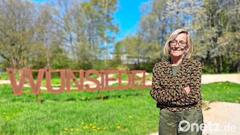 Gisela Swenne freut sich, mit ihrem Trödelmarkt nach Wunsiedel umziehen zu können. Bild: Sophia Goldner