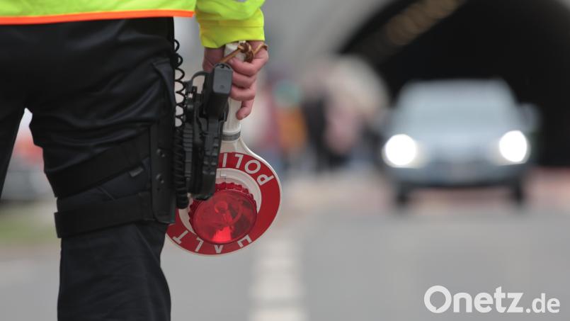 Eine Kontrolle der Polizei Symbolbild Matthias Bein/dpa