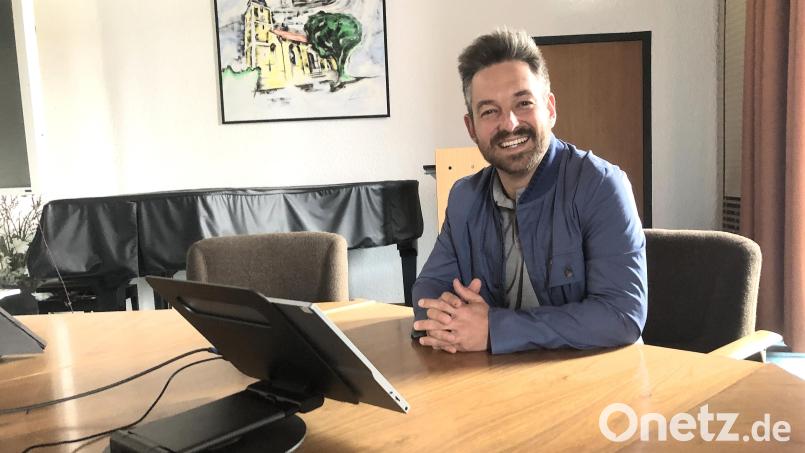 Michael Dutz möchte Bürgermeister von Wiesau und Nachfolger seines Vaters werden. Seinem Mitbewerber verspricht er einen fairen Umgang beim Wahlkampf in den Wochen vor dem 8. März 2026. Bild: wro