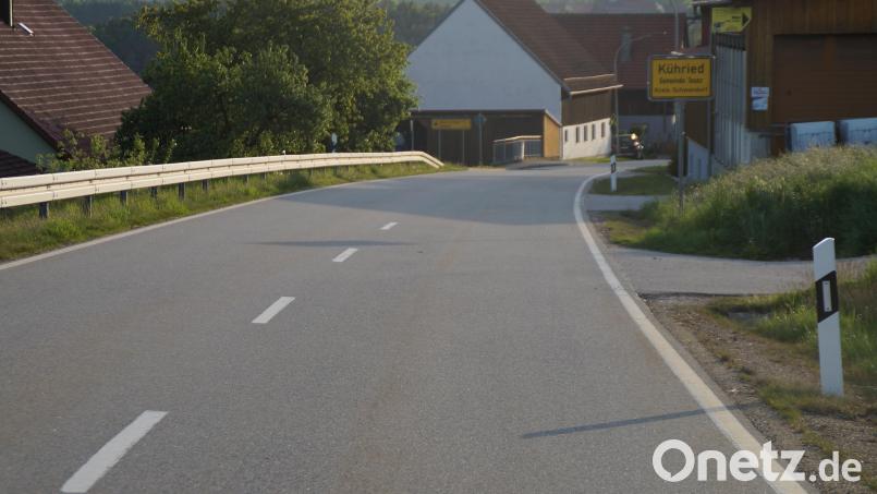 Die Straße von Wildstein nach Kühried lädt zum schnellen Fahren ein. Bei fast der Hälfte der erfassten Fahrzeuge wurde die Geschwindigkeit von 50 km/h nicht eingehalten Bild: wel