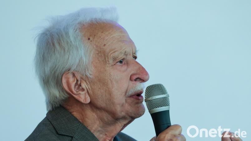 Ernst Grube ist lebender Zeitzeuge des Holocaust. Am Dienstagabend war er zu Gast im Rathaussaal in Sulzbach-Rosenberg. Bild: Wolfgang Steinbacher