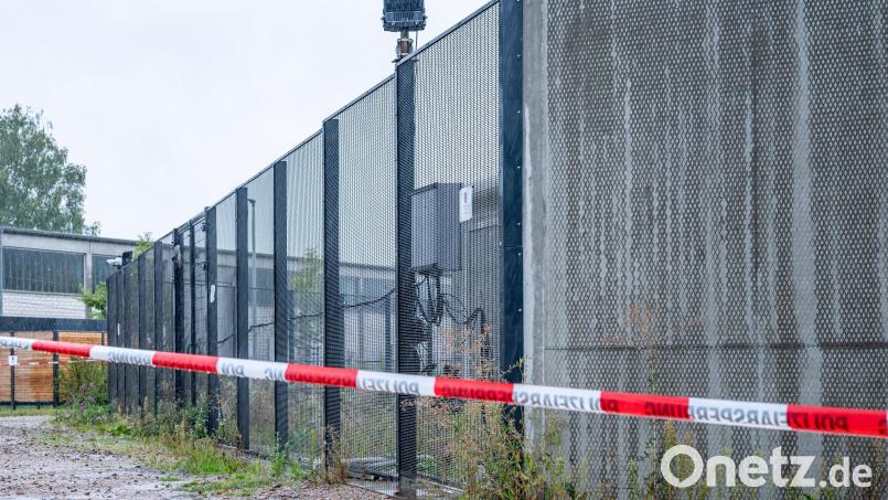 Vier verurteilte Straftäter waren aus dem Bezirkskrankenhaus in Straubing geflohen. Nun erhebt die Staatsanwaltschaft Regensburg Anklage. Symbolbild: Armin Weigel /dpa