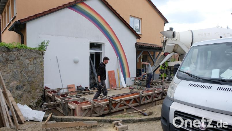An der Kindertagesstätte &quot;Unterm Regenbogen&quot; wird gebaut. Bild: Fred Lehner