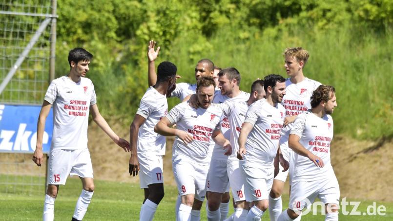 Die Freude war groß bei bei den Spielern des SV Inter Bergsteig Amberg nach dem 3:0 in Hahnbach. Bild: Hubert Ziegler