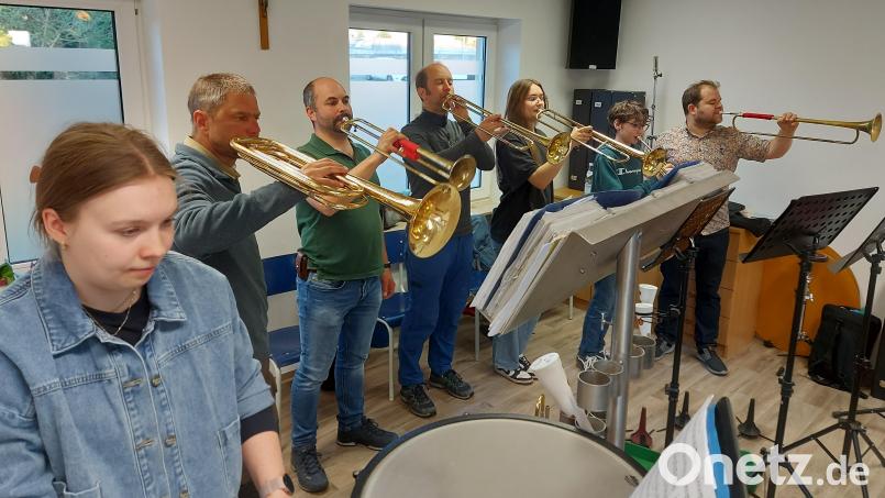 Klanggewaltige Fanfaren sind das Kernstück vieler Kompositionen für Spielleute. Bild: lg