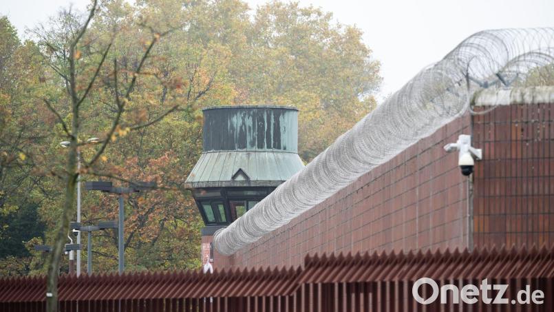 Der jüngste Angeklagte im WSW-Verfahren muss nun auch seine Haftstrafe antreten. Bild: Soeren Stache/dpa