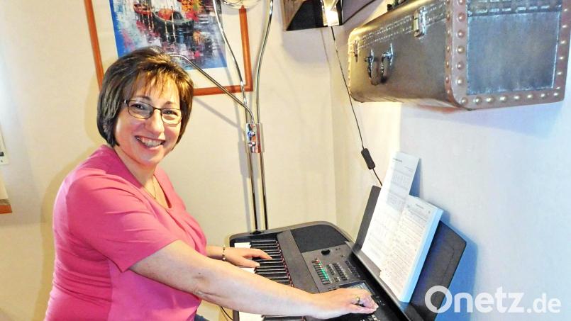 Ungebrochen ist Traegers Virtuosiät auf dem Manual ihres E-Pianos, wie beim Stück Zirkus Renz. Bild: Wolfgang Hübner
