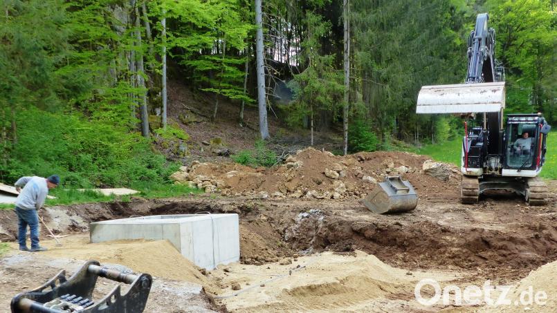 Derzeit wird ein Funkloch zwischen Pattershofen und St. Lampert an der B 299 von der Telekom geschlossen. Das Fundament des Funkmastes ist bereits hergestellt, der Funkmast wird in den nächsten Tagen aufgestellt. Bild: jp
