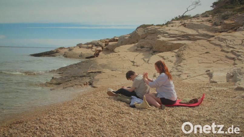 Ziel der Show ist, dass die Teilnehmer ihre Unschuld verlieren. Bild: -/Channel 4/dpa