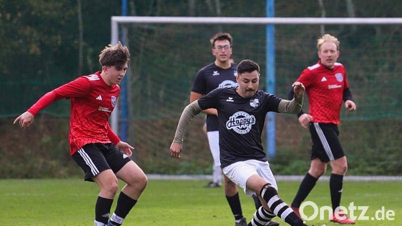 Der SV Etzenricht hat die Generalprobe für das Aufstiegsduell am vergangenen Wochenende beim 1:3 gegen Concordia Hütten in den Sand gesetzt, im Hinspiel (Szene) blieben die Punkte zu Hause. Bild: war