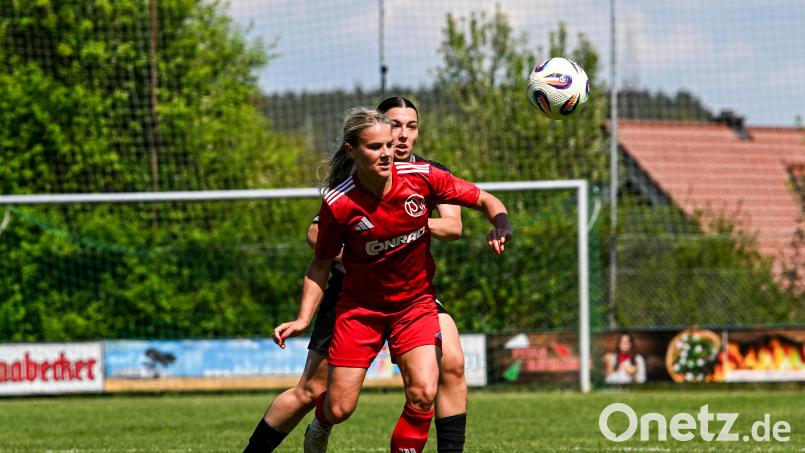 Mit dem Klassenerhalt in der Tasche scheint beim TSV Theuern die Luft etwas raus zu sein. Nadja Helleder und ihr Team wollen am Samstag gegen Weinberg II einen Heimsieg einfahren. Bild: Jonas Löffler