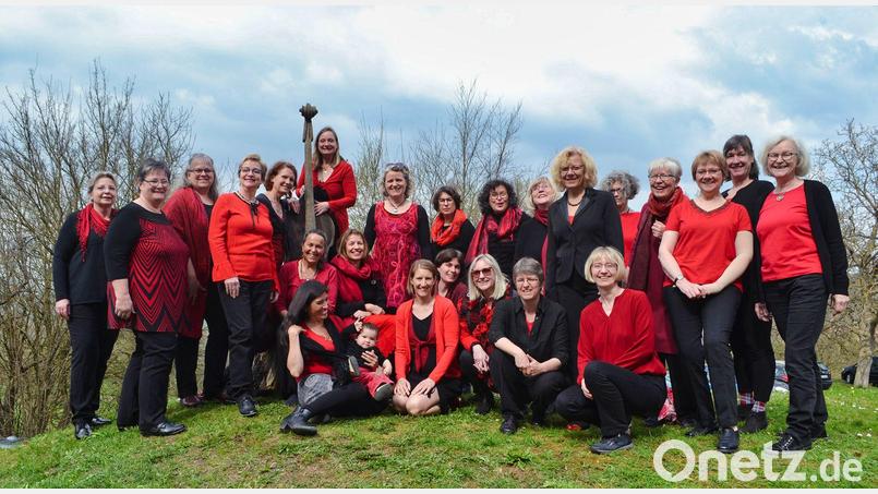 Der Erlanger Frauenchor Dezibellas gibt ein Konzert in Nabburg. Bild: Mathilde Lins/exb
