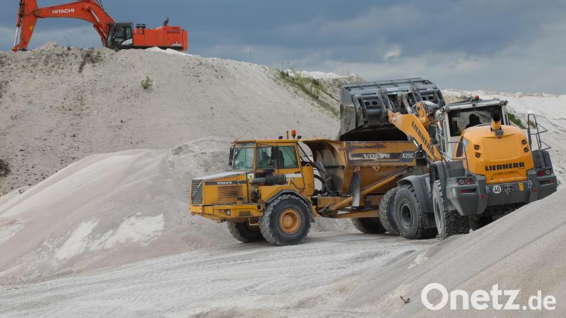 Die Amberger Kaolinwerke (AKW) bauen in Schnaittenbach und Hirschau die Rohstoffe Kaolin, Feldspat und Quarz ab. Das Unternehmen will nun mächtig in den Doppelstandort investieren. Dagegen hat sich aber Widerstand formiert. Bild: Wolfgang Steinbacher