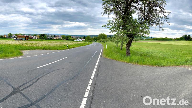 Beidseits des Breiten Wegs in Neustadt sieht der künftige Flächennutzungsplan vor, die Möglichkeit vor Gewerbeflächen zwischen den Wohnhäusern und der Autobahn zu entwickeln. Bild: Gabi Schönberger