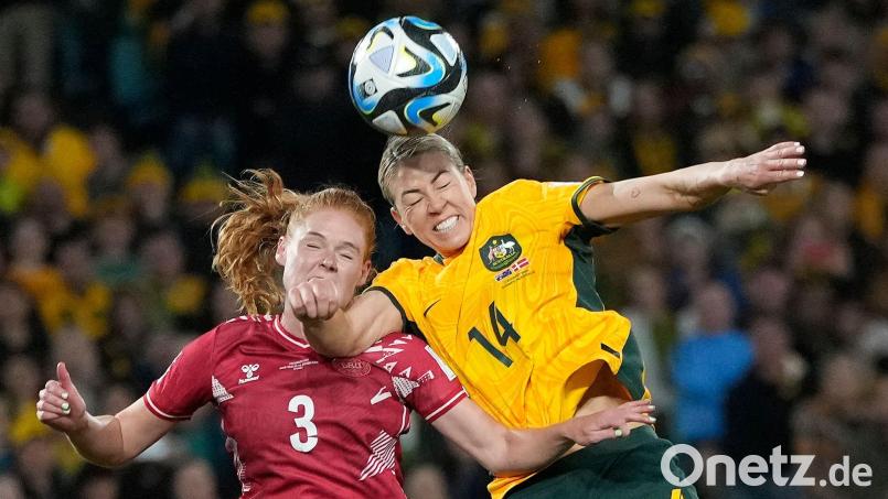 Stine Ballisager (l) spielt künftig für den FC Bayern. Bild: Rick Rycroft/AP/dpa