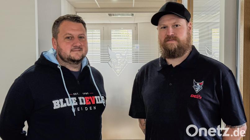 Ralf Herbst (rechts) ist neuer Geschäftsstellenleiter. Sebastian Schell verstärkt Sponsoring-Team der Blue Devils Weiden. Bild: Christian Kaminsky