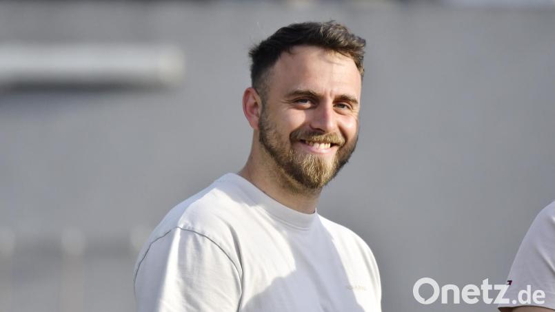 Roman Reinhardt vom FC Amberg hat als Sportlicher Leiter auch in der Sommerpause alle Hände voll zu tun. Archivbild: Hubert Ziegler