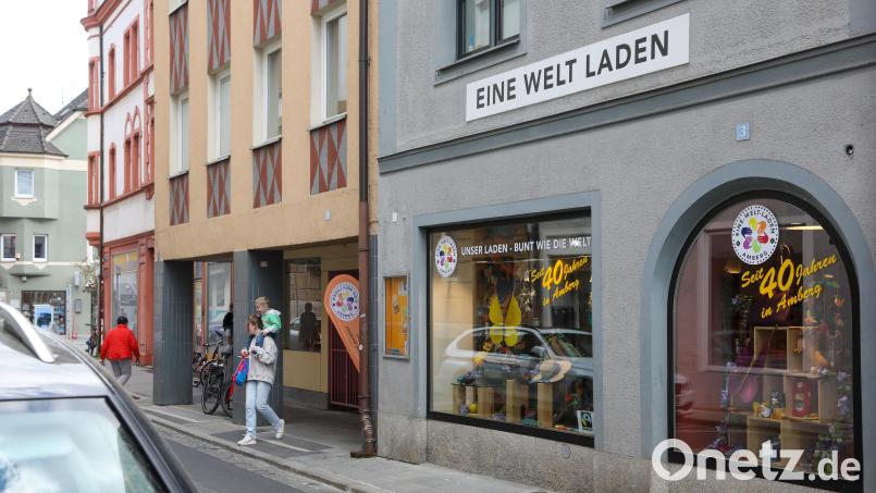 Der Eine-Welt-Landen in der Amberger Ziegelgasse ist mehr als nur ein Geschäft. Von Ehrenamtlichen betrieben, setzt er ein Zeichen der Solidarität mit dem globalen Süden. Bild: Wolfgang Steinbacher