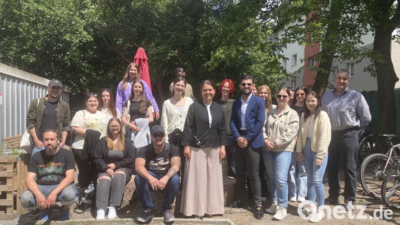 Auszubildende in der Pflege aus Neustadt an der Waldnaab besuchten die Caritas Notunterkunft NOAH-deinTagNachtHalt in Regensburg. Bild: Caritas Regensburg/A. Wagner