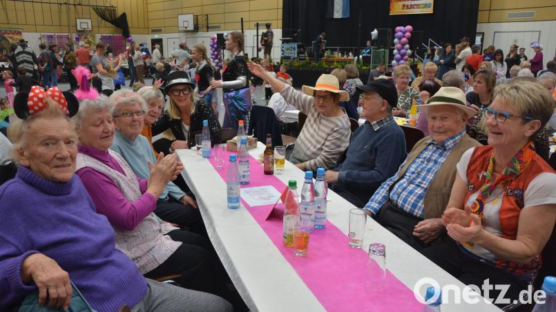 Der 45. Seniorenfasching der Stadt Mitterteich steigt am Sonntag, 9. Februar. Wie im vergangenen Jahr hoffen die Verantwortlichen auf ein volles Haus (Bild). Über 200 Mitwirkende sorgen für ein abwechslungsreiches dreistündiges Programm. Archivbild: jr