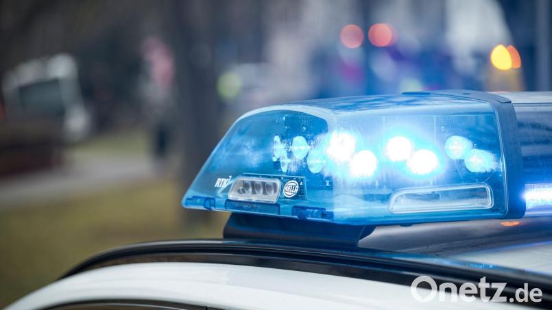 Die Polizei sperrte das Gelände um den Fundort ab. Symbolbild: Daniel Vogl/dpa