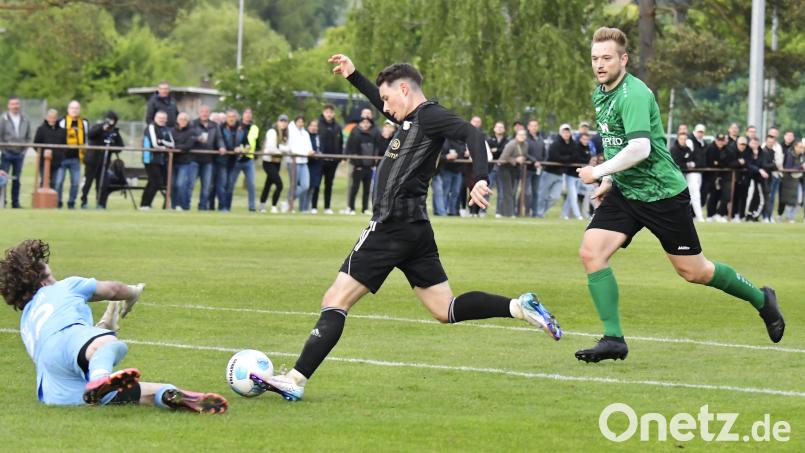 Im ersten Relegationsspiel gegen den 1. FC Rieden ließ der TSV Erbendorf, wie in dieser Szene Bastian Wiesent, einige Chancen liegen. Dies darf in Spiel zwei gegen die SpVgg Willmering-Waffenbrunn nicht passieren. Archivbild: Hubert Ziegler