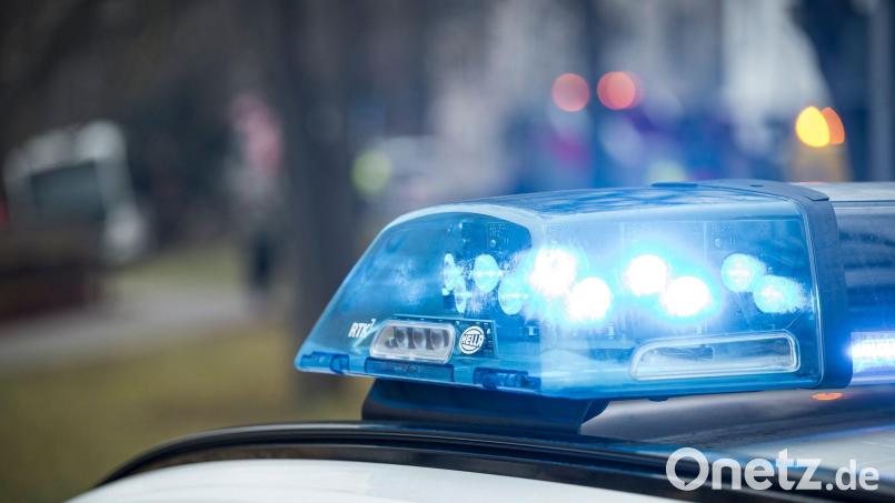 Ein Autofahrer hat den Fahrer eines Wohnmobils zum Abbremsen genötigt und damit laut Polizei beinahe einen Unfall provoziert. Symbolbild: Daniel Vogl/dpa