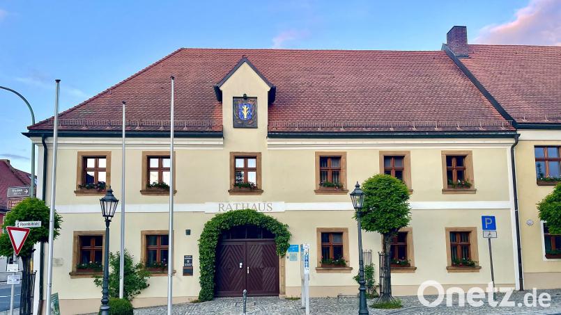 Im Rathaus von Schnaittenbach wird das Geld knapp. Ohne Stabilisierungshilfen wird es wohl nicht weitergehen können. Bild: Gerhard Krones