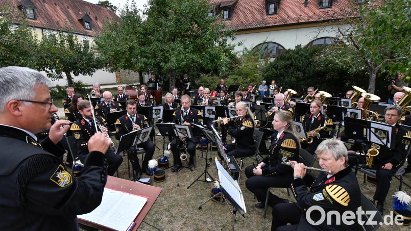 Traditionell eröffnet und beendet die Knappschaftskapelle Amberg die Saison der Sonntagsserenaden. Archivbild: Petra Hartl
