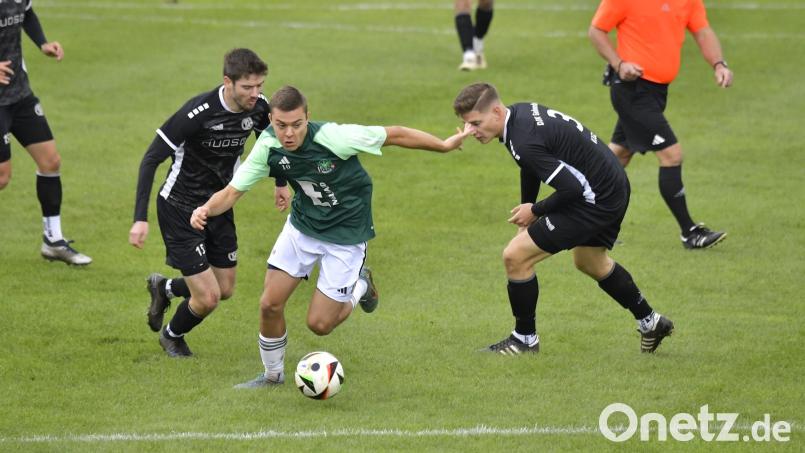 In der Bayernliga-Relegation kommt es zu brisanten Nachbarduellen zwischen der DJK Gebenbach und der DJK Ammerthal. Archivbild: Hubert Ziegler