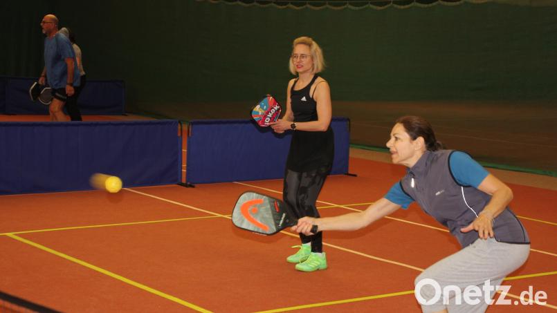 Pickelball ist auf den besten Weg eine Trendsportart zu werden. Vor allem Doppelspeile sind voll in. Bild: kro