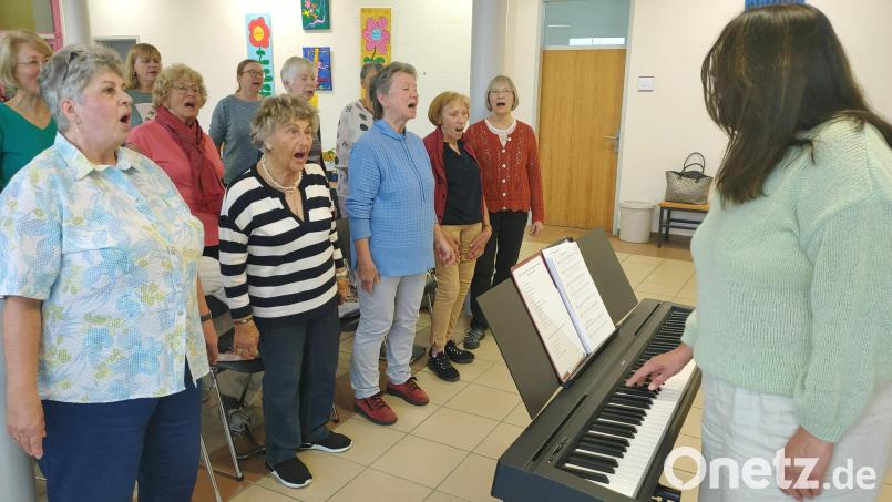 Der Frauenchor &quot;Chorisma&quot; probt jeden Mittwochabend in der Hammerwegschule in Weiden. Bild: ald