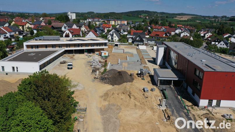 Ab Herbst soll die generalsanierte Justus-vom-Brandt-Schule sowie die neu errichtete Kindertagesstätte über eine Wärmezentrale beheizt werden. Den Zuschlag zum Bau erhielt die ESM. Bild: ESM
