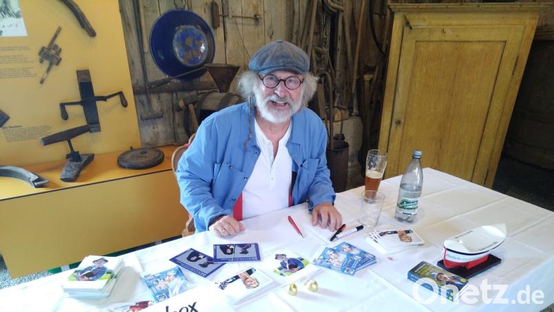 Bestsellerautor Klaus-Peter Wolf beim Taubnschuster in Eschenbach. Bild: hev