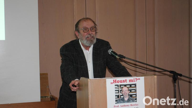 Professor Anthony Rowley stellte in seinem Vortrag in Pressath klar, dass die Oberpfälzer Sprache ein Stück Kulturerbe sei, worauf jeder Sprecher stolz sein könne. Bild: bjp