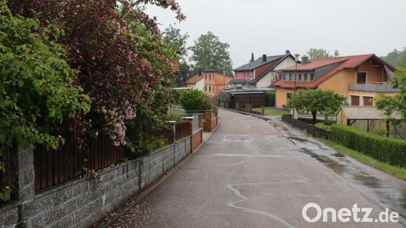 Nach Fertigstellung der Kanalsanierungen im Ort Edelsfeld werden ab Ende Juni die Kanäle in Weißenberg in der Siedlungsstraße bei der Jugendfreizeitstätte und bei der Straße nach Steinling in Angriff genommen. Bild: gru