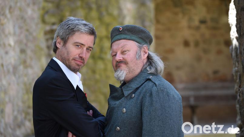 Theater auf hohem Niveau: Die aus TV-Serien bekannten Sebastian Hölz als &quot;Jedermann&quot; (links) und Jens Ulrich Seffen als &quot;Schwejk&quot; spielten zuletzt tragende Rollen im LTO-Kultursommer. Archivbild: Tobias Schwarzmeier