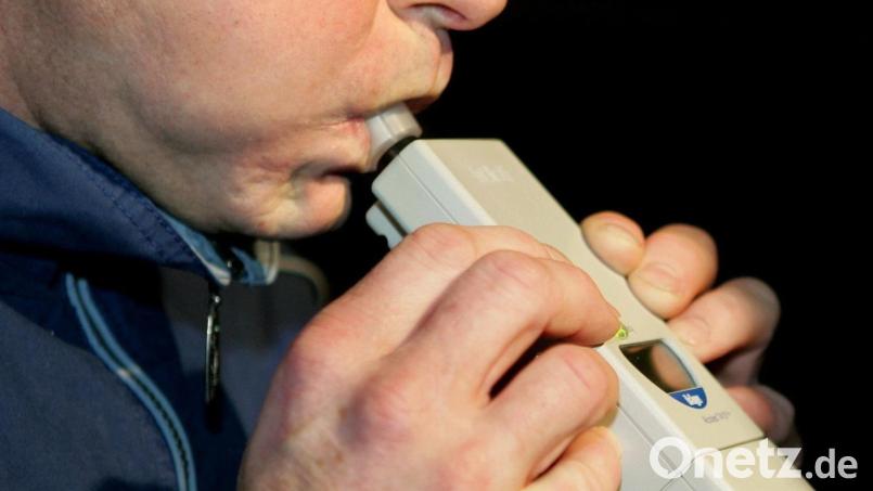 Zwei Männer aus Eschenbach sind alkoholisiert Fahrrad gefahren und gestürzt. Symbolbild Uli Deck/dpa