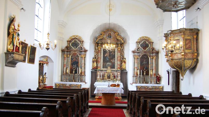 Nicht nur außen, sondern auch innen wurden umfangreiche Renovierungen an Raumschale und Ausstattung der Filialkirche St. Barbara durchgeführt. Bild: grm