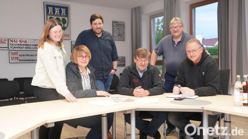 Der Lenkungsausschuss (von links): Hannah Reil, Andrea Götz, Felix Griesbach, Josef Pflaum senior, Hans-Peter Reil und Thomas Bergmann. Nicht im Bild: Manuela Grünauer und Annika Pankotsch. Bild: fvo