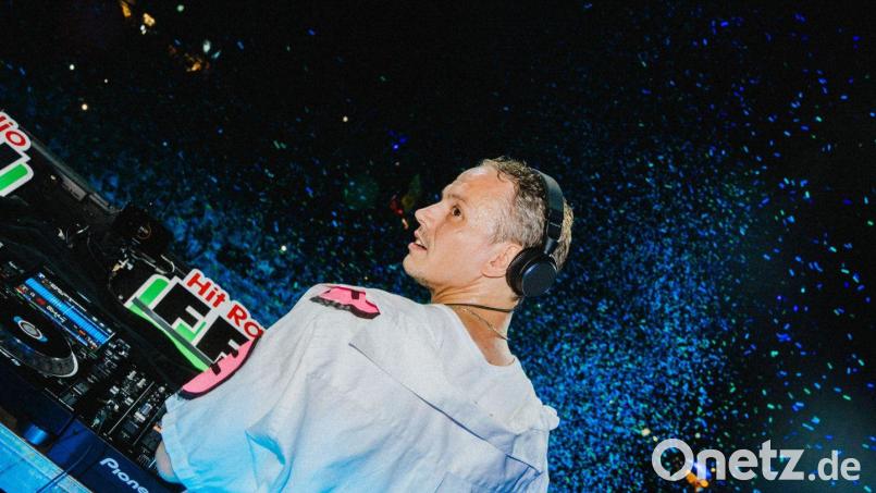 DJ und Musikproduzent &quot;Alle Farben&quot; erobert nicht nur die Charts in Deutschland. Mittlerweile ist der 40-Jährige aus Berlin auf der ganzen Welt bekannt. Bild: Phil Hessler