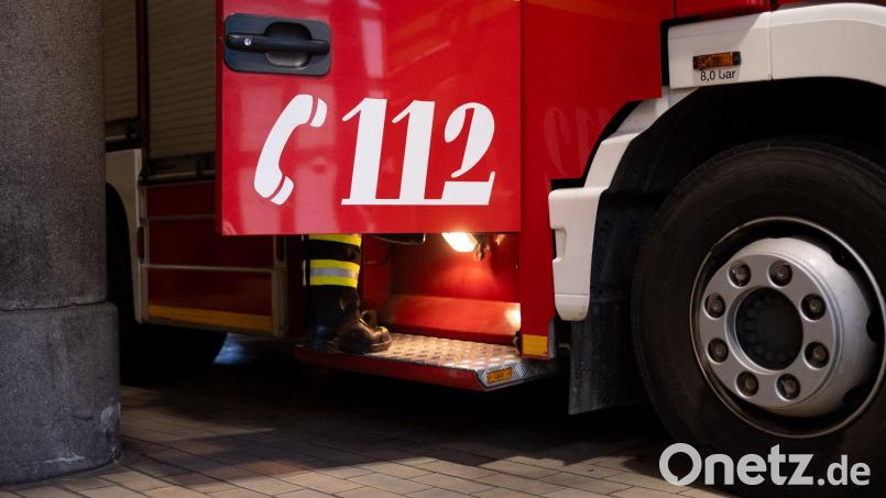 Die Feuerwehr brachte die Flammen schnell unter Kontrolle. (Symbolfoto) Bild: Niklas Treppner/dpa