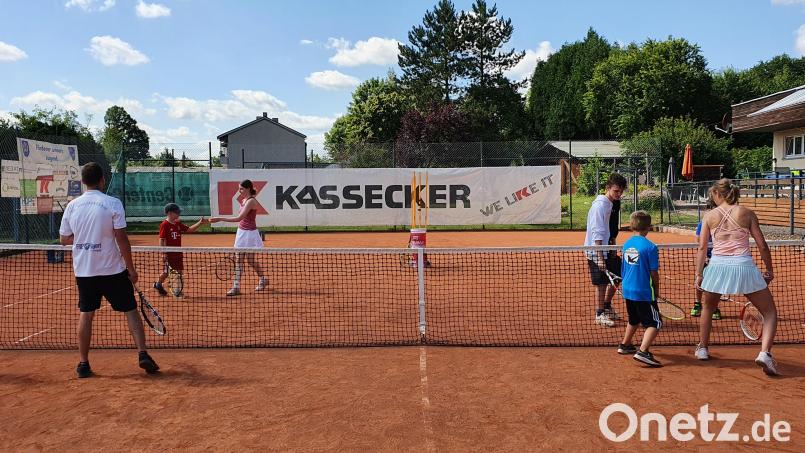 Nachwuchsarbeit und Breitensport werden beim Tennisclub Waldsassen groß geschrieben. Deshalb findet am Pfingstsonntag ab 14 Uhr auch ein Schnuppertennis statt. Bild: Levin Weber
