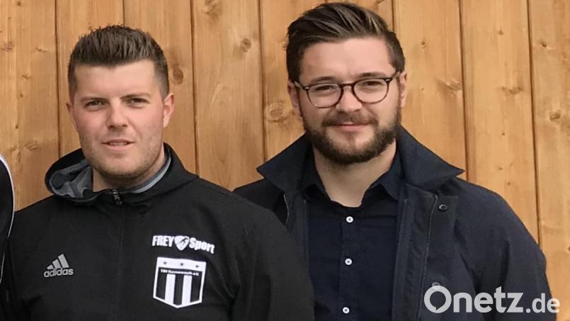 Der TSV Konnersreuth geht mit seiner Zweiten freiwillig in die A-Klasse. Im Bild Spielleiter Florian Neumann (links) und Vorsitzender Maximilian Siller. Archivbild: Rosner