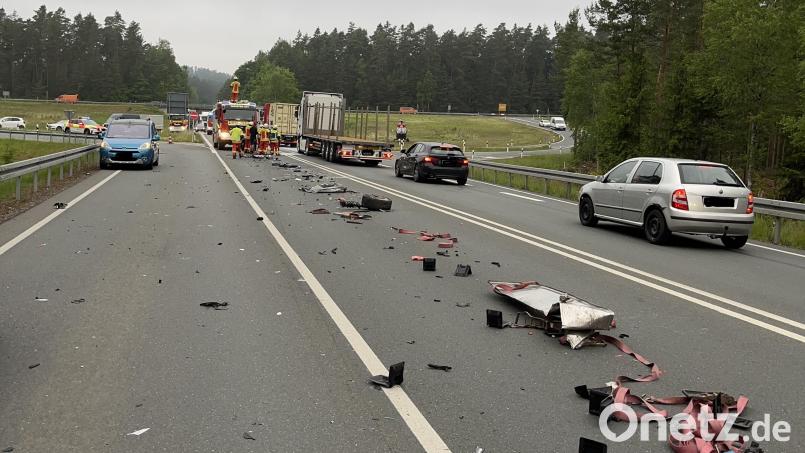 Auf der Bundesstraße 470 ereignete sich am Dienstagmorgen ein Unfall. Bild: PI Neustadt a.d.Waldnaab/Franz/exb